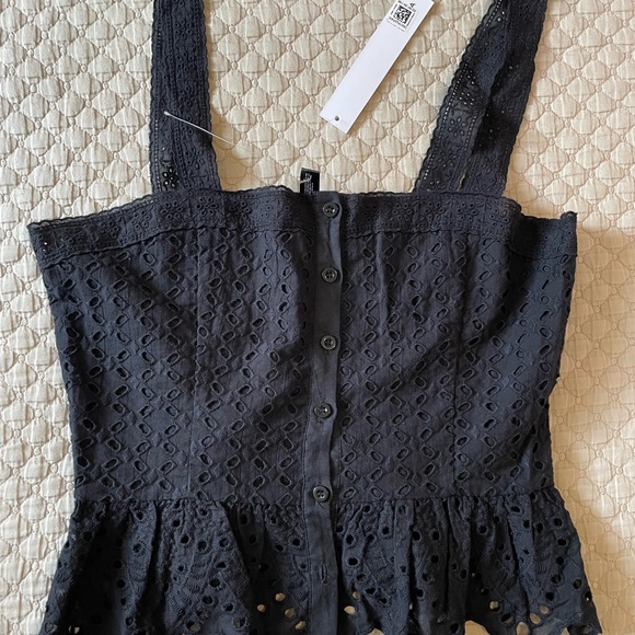 bolomindale exclusive Tops - Black Lace Sleeveless Top